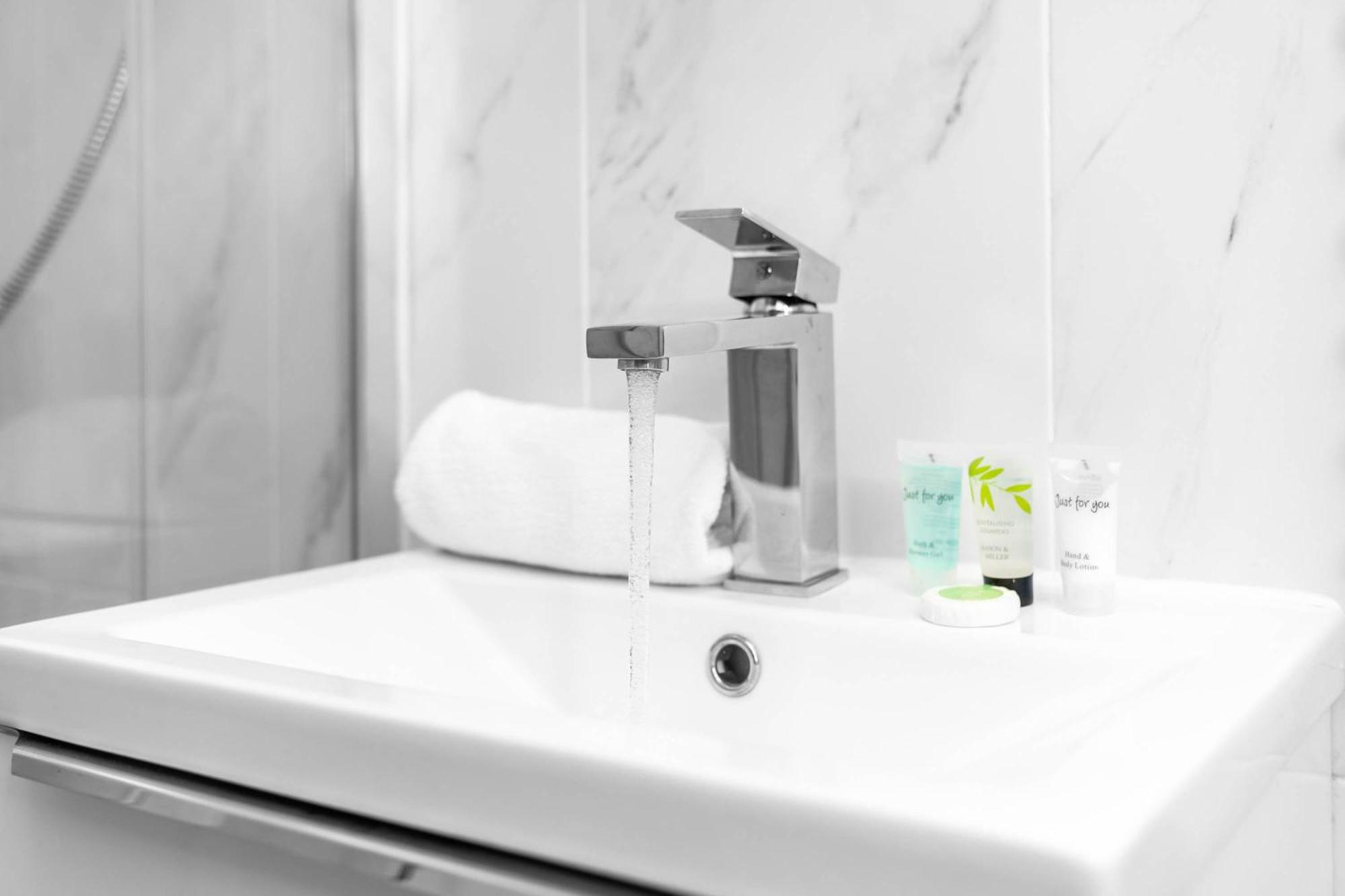 ברמינגהאם Luxury 3 Bedroom Apartment - Terrace - Near City Centre - Wifi - Smart Tv 1Mr מראה חיצוני תמונה